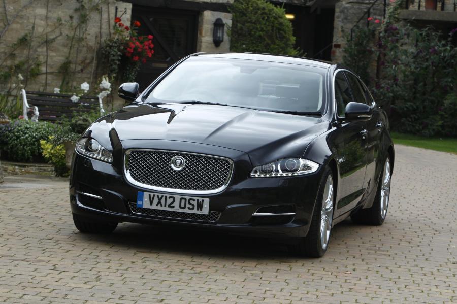  Jaguar XJ 2012 года  (UK) (фото 33 из 121)